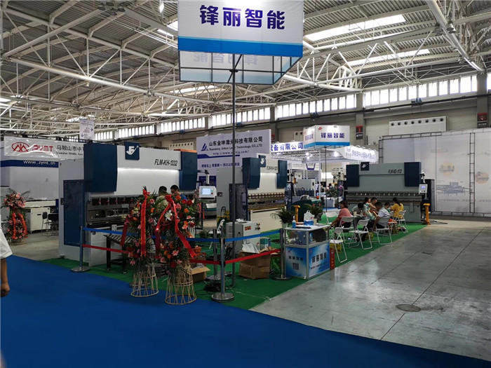 雙伺服泵控折彎機報價